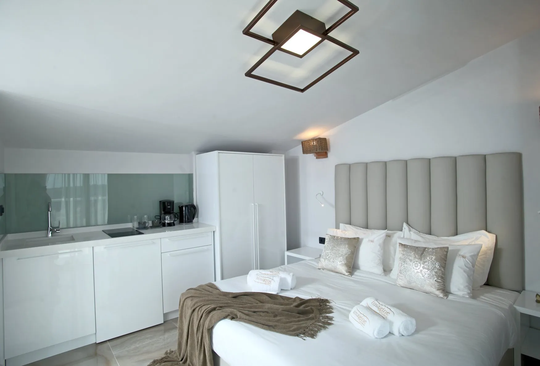 Tiara Holidays - Imagine Studios - Premium Double Top Floor - kitchen